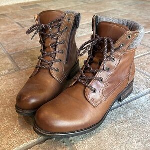 Taos Cutie ankle boots, size 40, Camel Color.